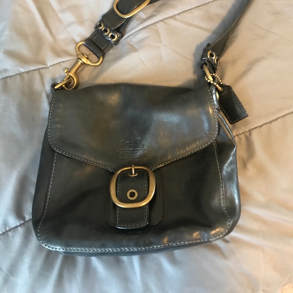 Coach black small leather handbag 👛 Super Cute 👛